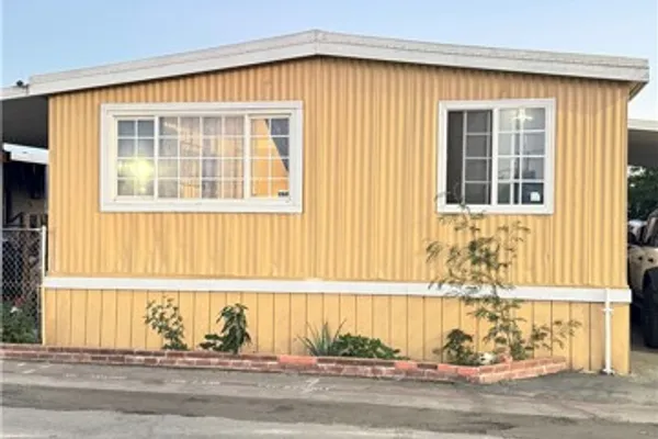 250 N LINDEN AVE SPC 185