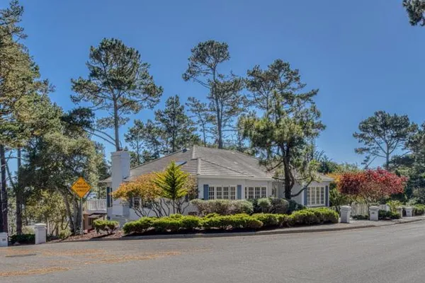 14 STRATFORD PL