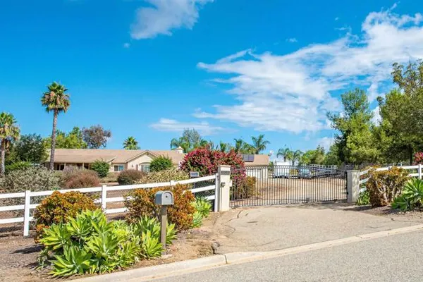 30540 PALOMAR VISTA DR