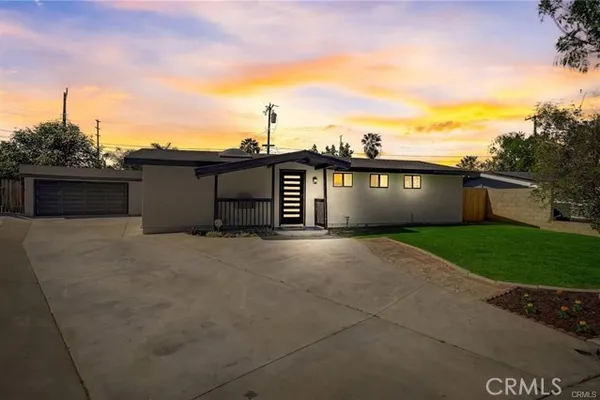 8845 MENTONE PL