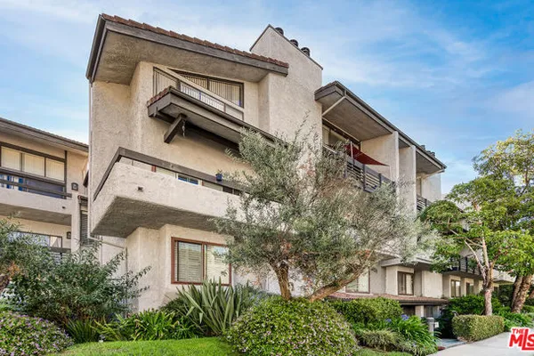 1920 PANDORA AVE 8