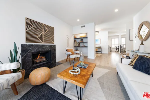 1920 PANDORA AVE 8