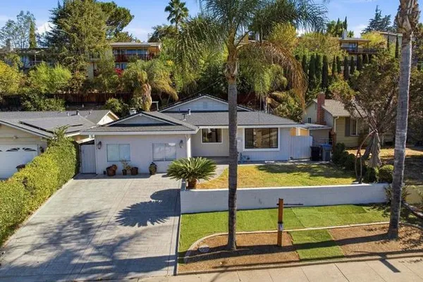 758 CANDLESTICK WAY