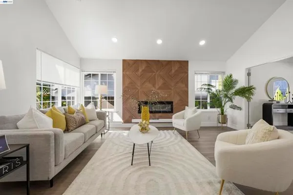 3208 TOURIGA DR
