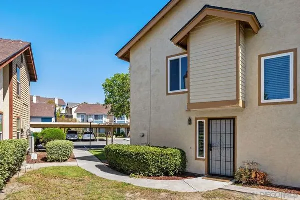 1629 MANZANA WAY
