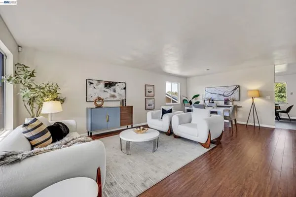 23070 GLENN ELLEN DR