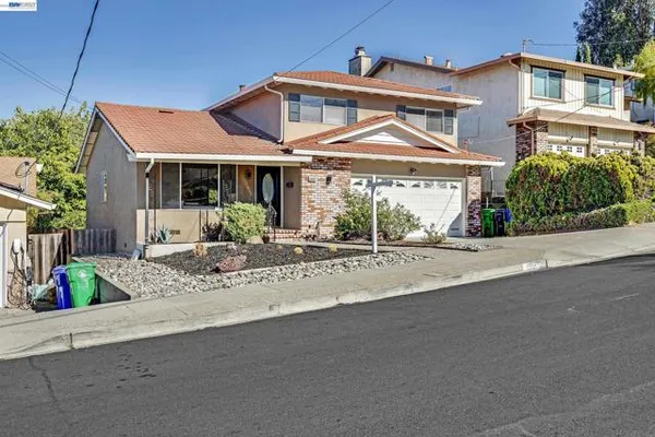 23070 GLENN ELLEN DR