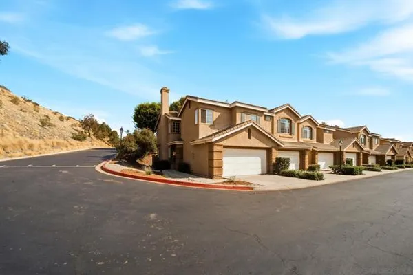 9525 QUESTA POINTE