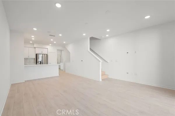 463 PARADISO PL