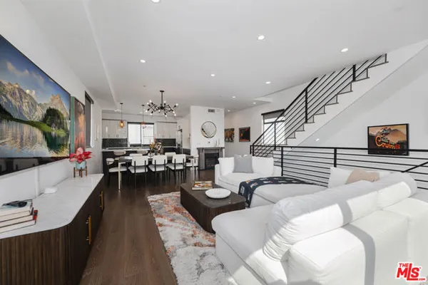345 N LA FAYETTE PARK PL