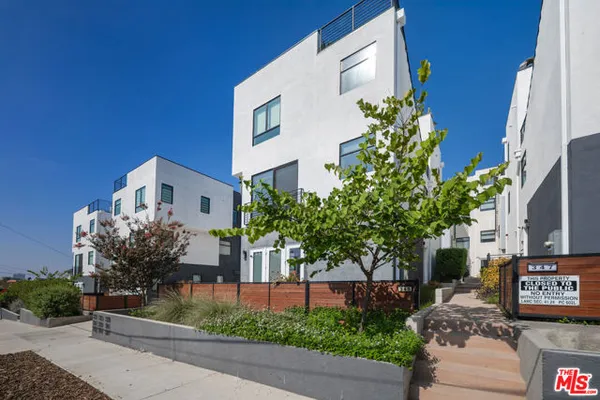 345 N LA FAYETTE PARK PL