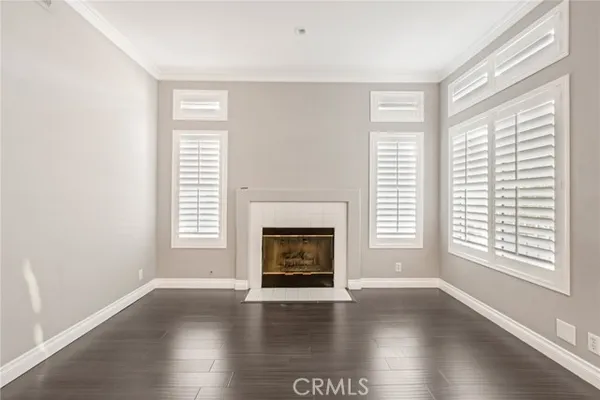 1136 S COUNTRY GLN