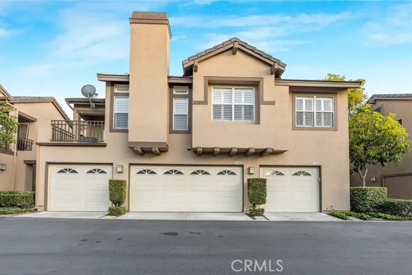 1136 S COUNTRY GLN