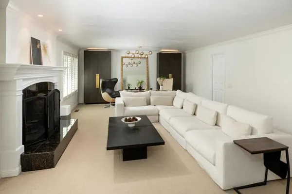 25 CORTO LN