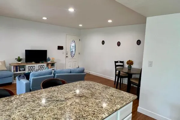 155 ROSEBAY DR 37