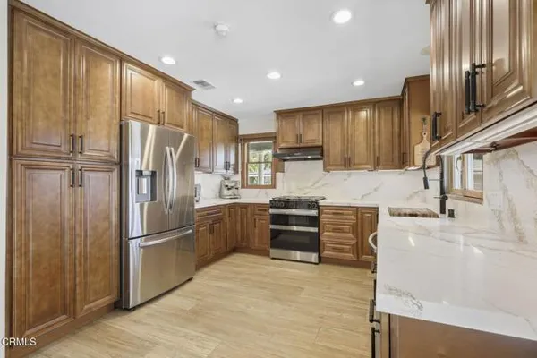 1188 WOODLAND AVE