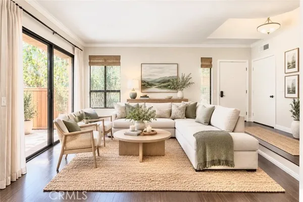 1206 WALNUT GRV