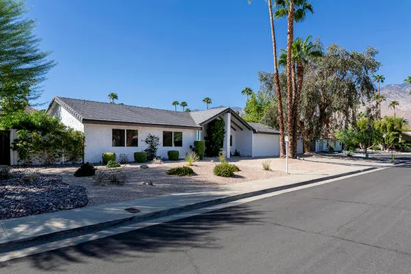 2963 E ORELLA CIR