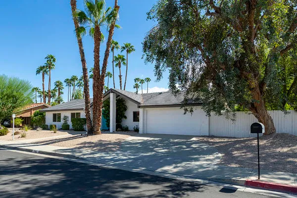 2963 E ORELLA CIR