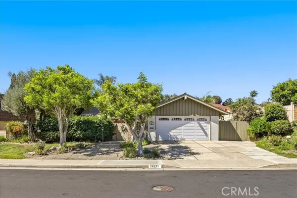 24231 LA HERMOSA AVE