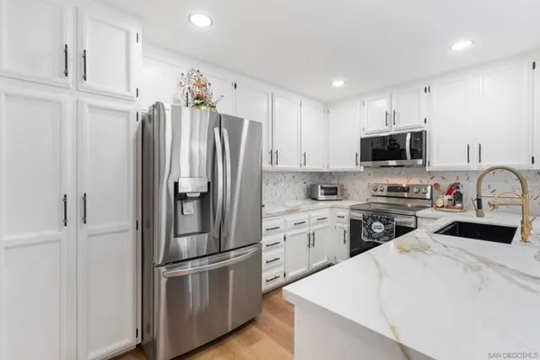 5645 FRIARS RD 387