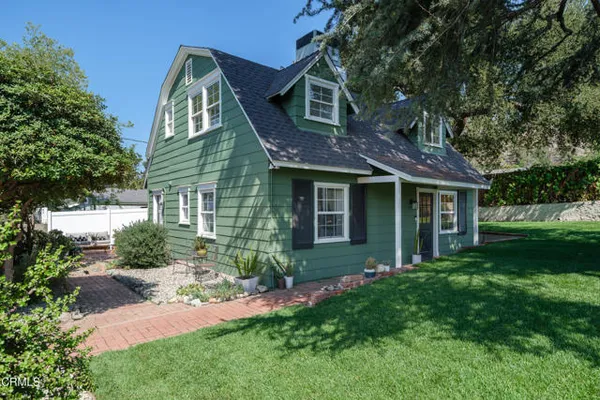 3269 SUMMIT AVE