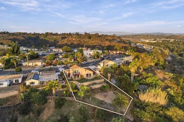 1409 SANTA ROSA ST