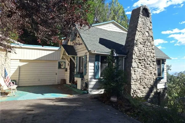 21515 SAWPIT CYN