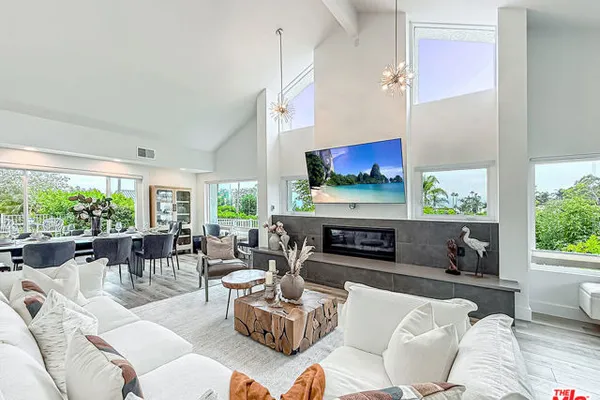 3536 MALIBU COUNTRY DR