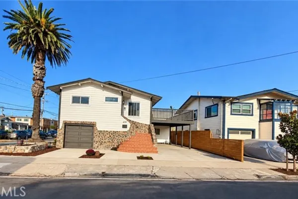 698 MASSON AVE