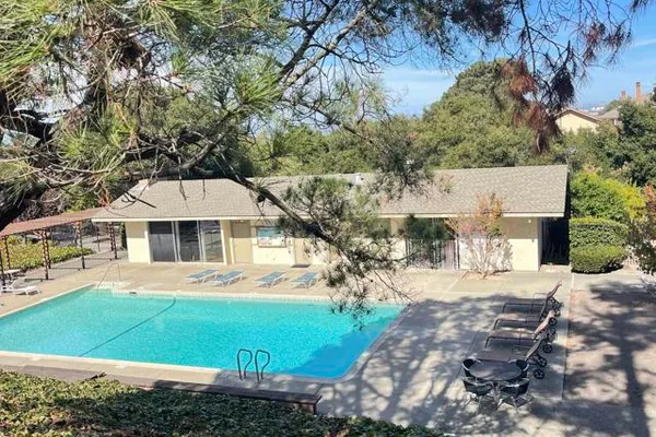 1205 MARIONOLA WAY
