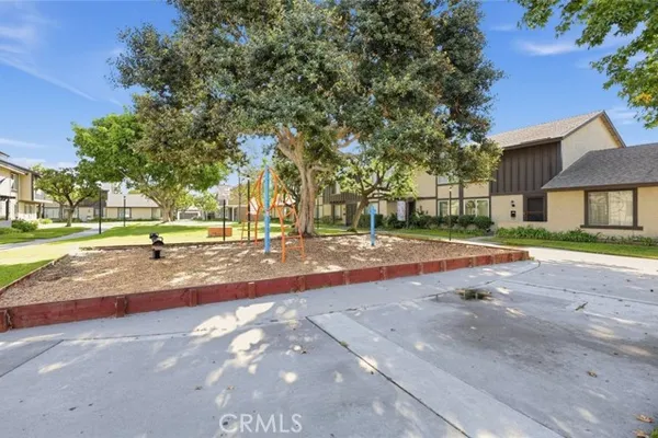 7043 FULTON WAY