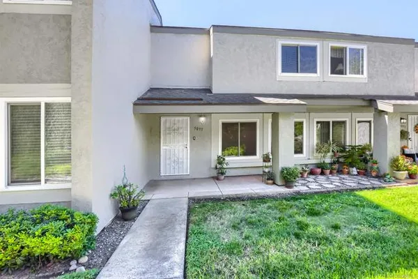 5095 LA CUENTA DR