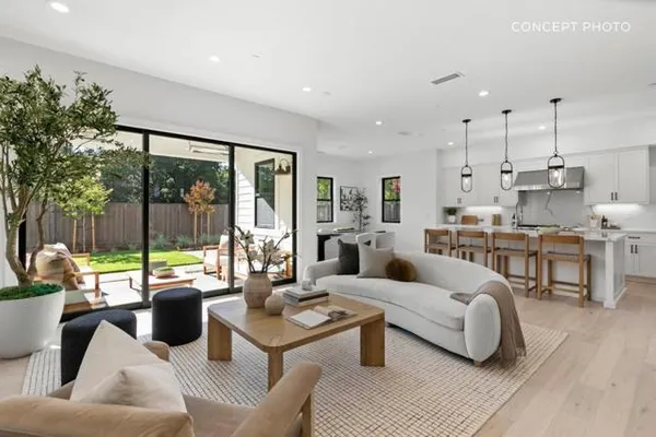 670 LA MESA DR