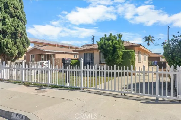13114 CORDARY AVE