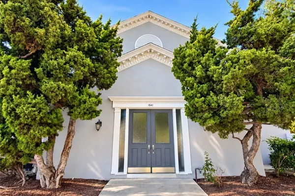 1641 S POMONA AVE D37