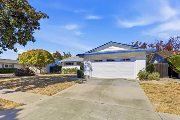 1127 VASQUEZ AVE