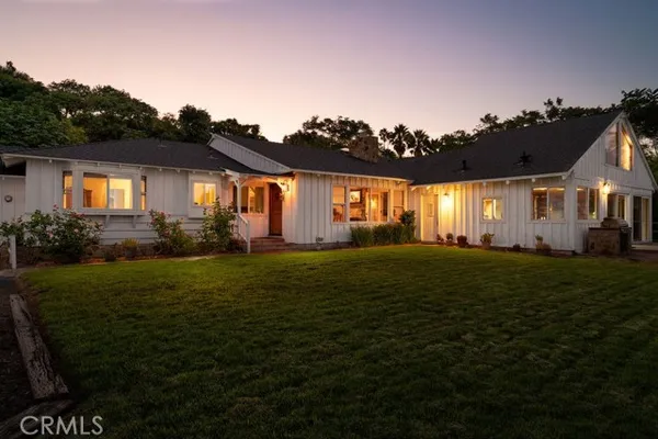5 TOPRAIL LN