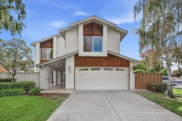560 TRINIDAD LN