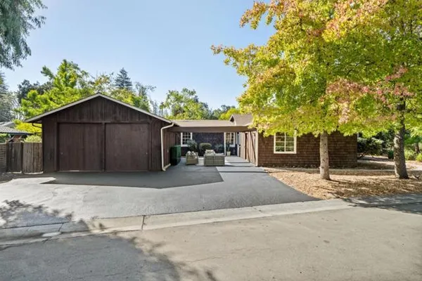 1055 LOS ROBLES AVE