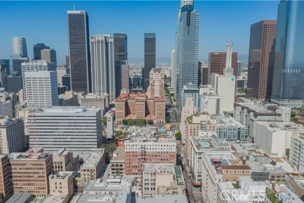 312 W 5TH ST 304