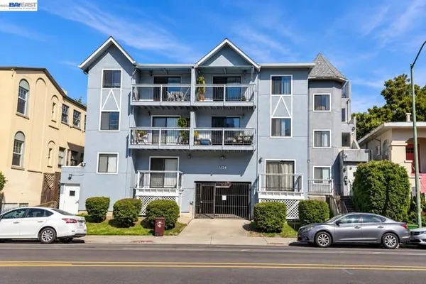 2401 PARK BLVD 10