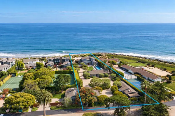 4217 AVENUE DEL MAR