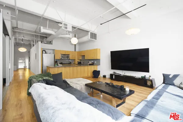1130 S FLOWER ST 215