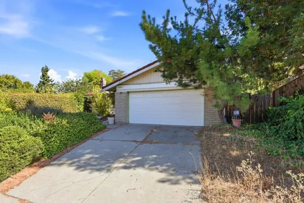 3666 TOURIGA DR