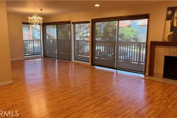 6358 RIVIERA CIR