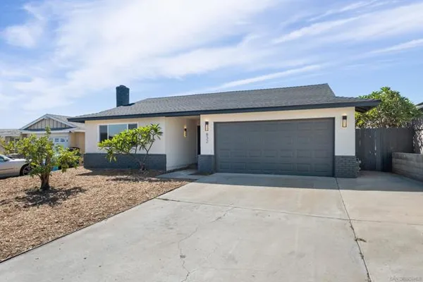832 REEF DR