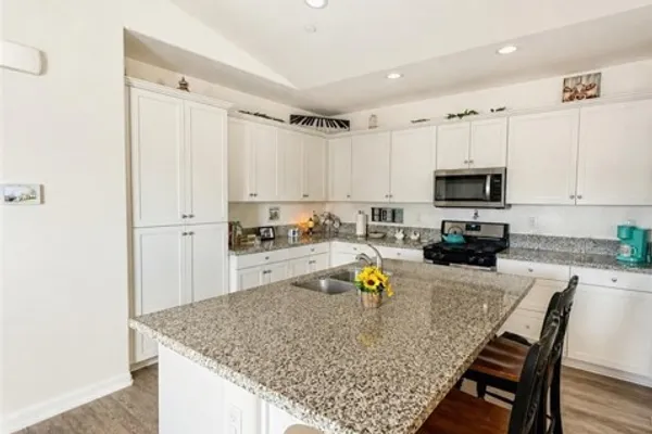 1057 EGRET ST