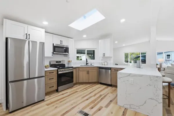 8975 LAWRENCE WELK DR SPC 446