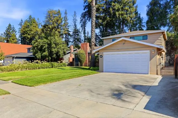 1092 S DANIEL WAY